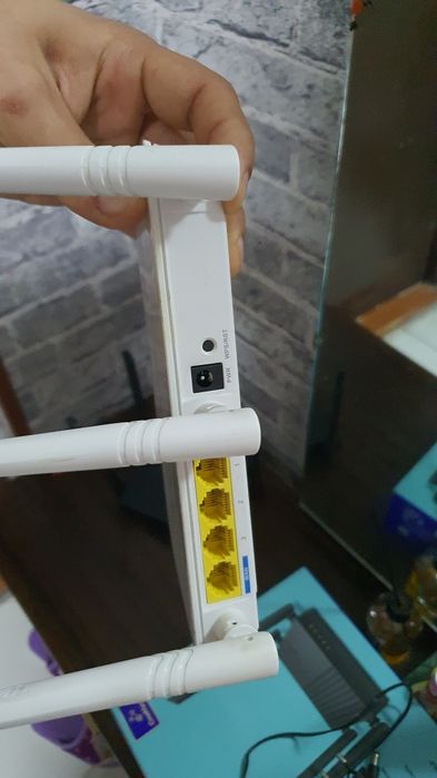 Tenda router 3 antena