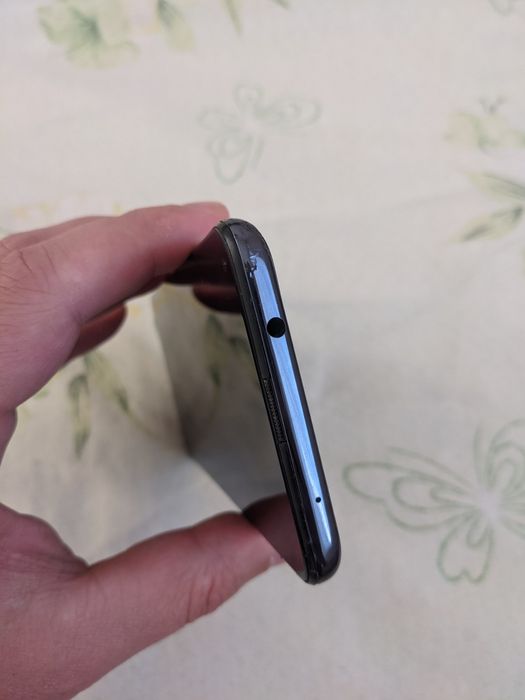Продава се TCL 10L 6/64