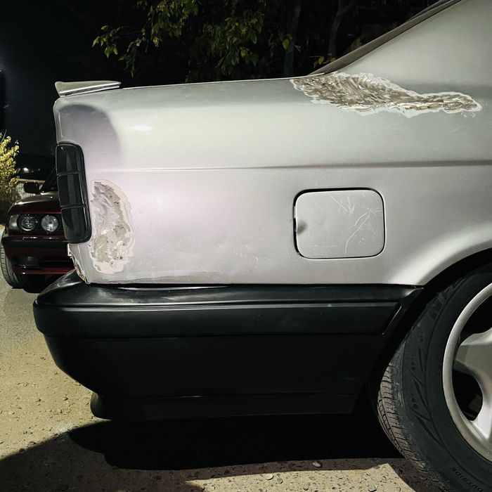 Задний М-тех бампер пластик на bmw e34
