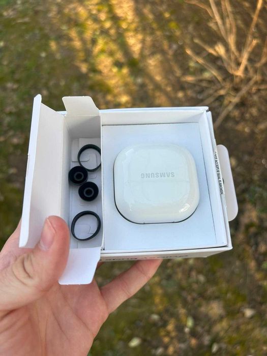 Galaxy Buds FE – casca dreapta lipsă