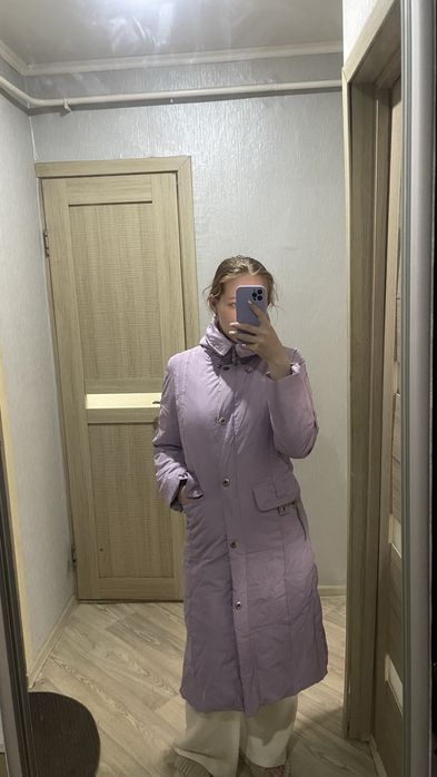 Продам весенние куртки 1000