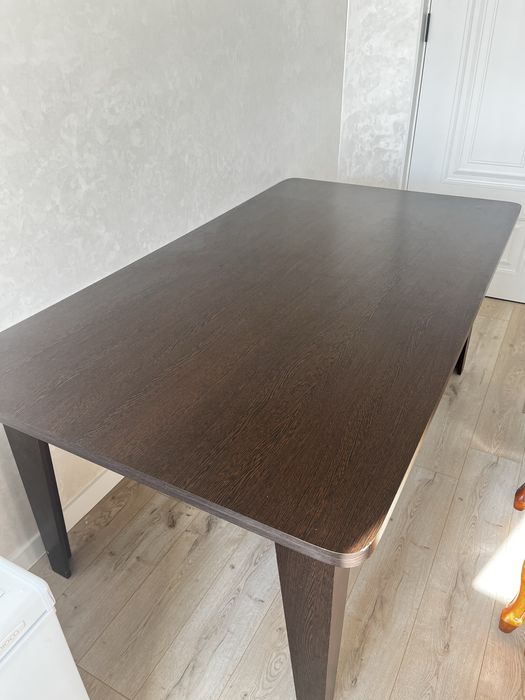 Продам Стол из лдсп 120*200