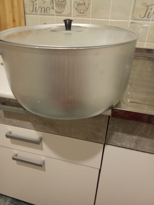 Продам казан  новый.