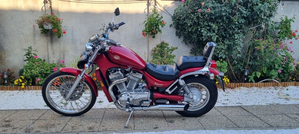 Motocicleta Suzuki Intruder VS800 93