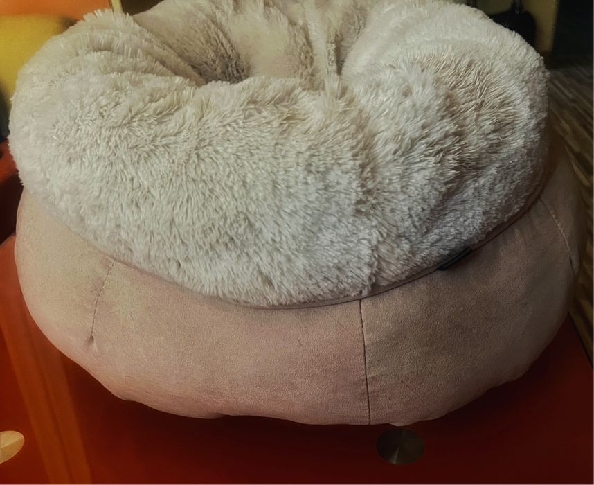 Меко и пухкаво легло за малки породи кучета