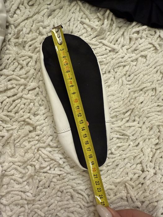 Купальники для гимнастики и чешки . В отличном состоянии.