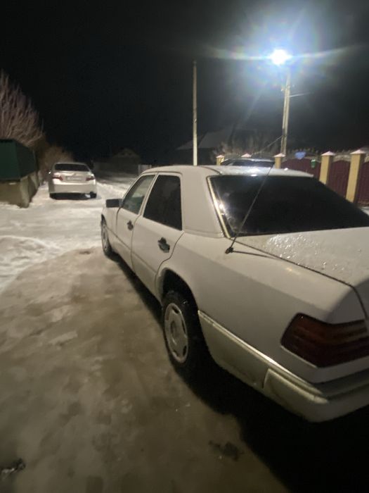 Mersedes 124 на активном ходу