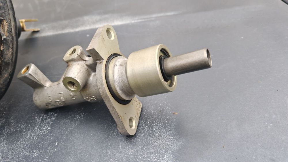 Спирачна помпа със серво за БМВ Е36