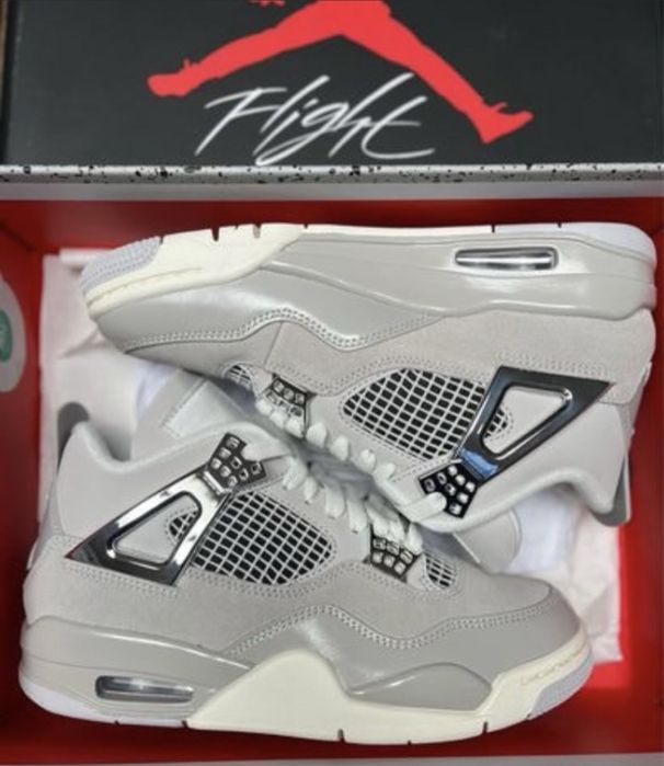 Jordan 4 metalic