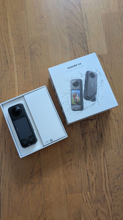 Insta360 X4 cu accesorii