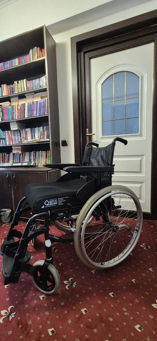 Scaune rulante 2 bucăți!