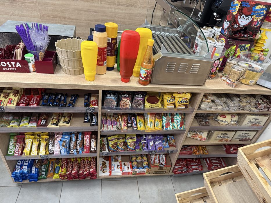 Касова зона стелаж