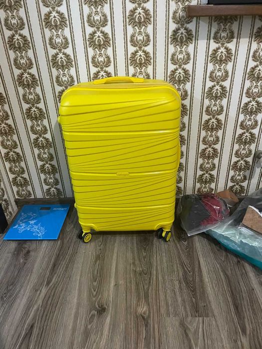 Продам чемоданы в хорошем состояний