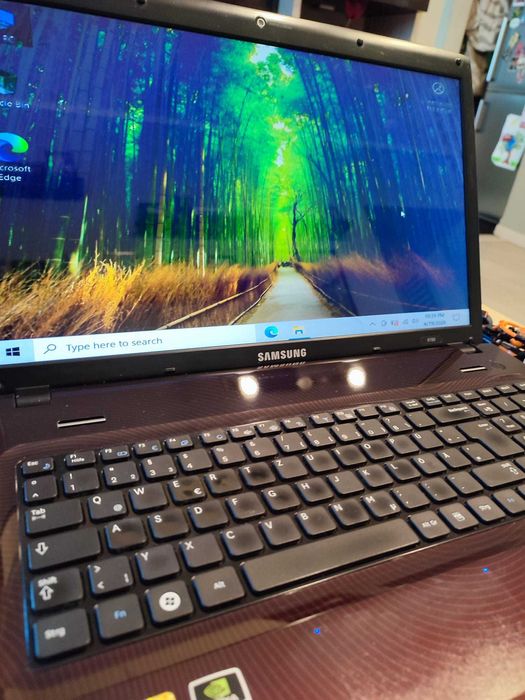 Laptop Samsung R780  17.3 "HD+