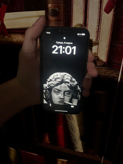 Продам айфон 11.