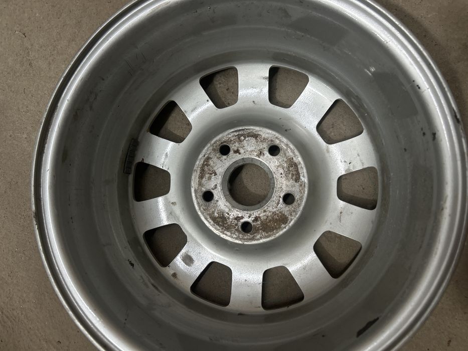 Аудиге диск сатылады!