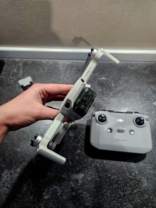 Vând DJI mini 4K
