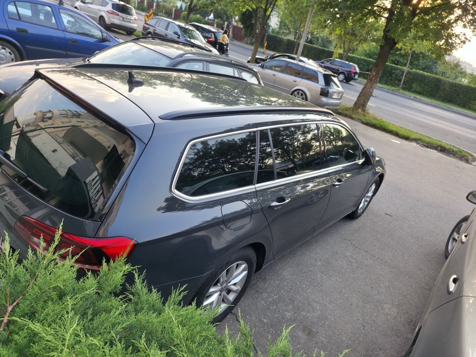 Vând Volkswagen Passat Variant.