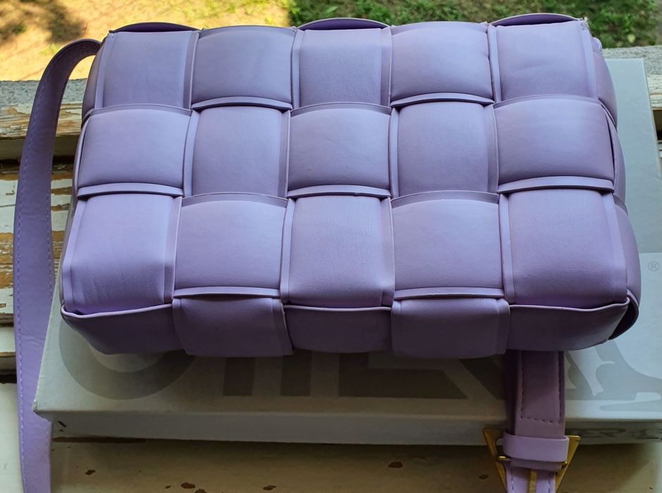 Geantă de umăr lila, nouă