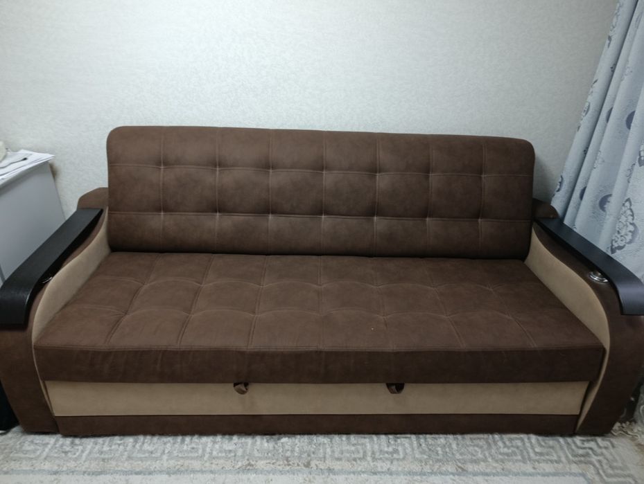 Диван двуспальный