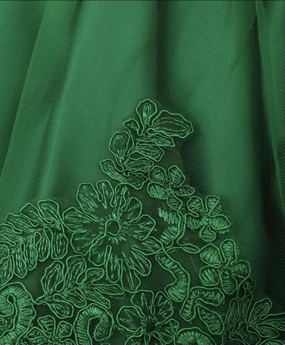 Продам новое платье елочки