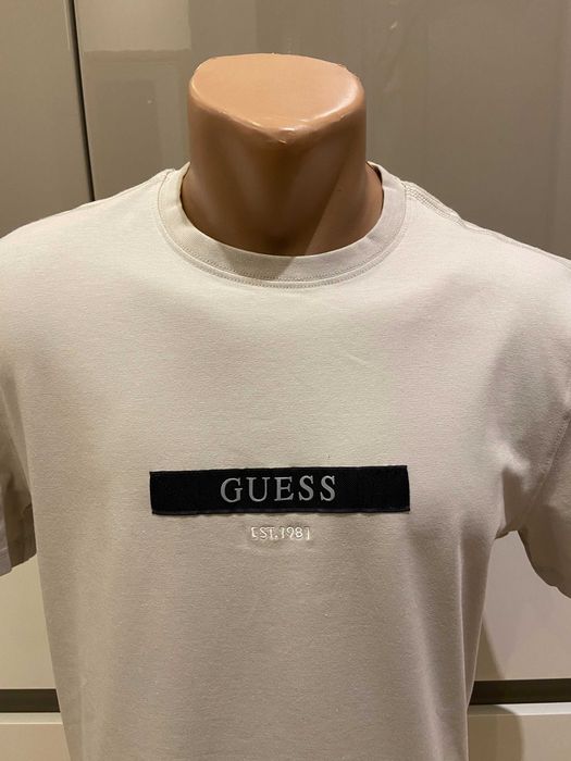 GUESS оригинална тениска, светло сива, размер: L, нова