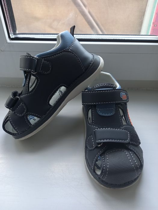 Продам сандали на мальчика