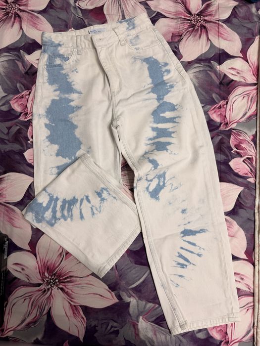 Ефектни дънки Bershka