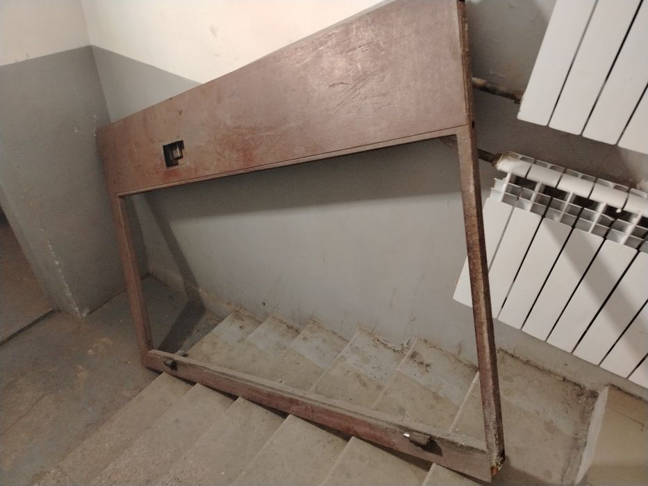 Железная входная дверь