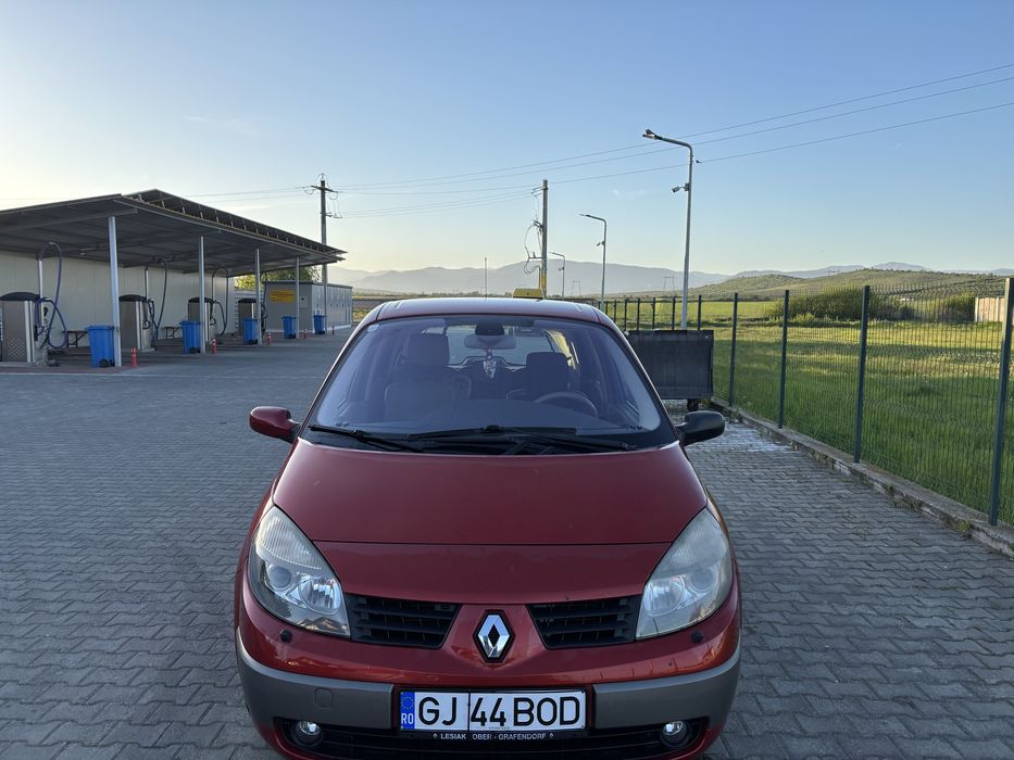 Renault Scenic ! 1.9 dci ( diesel ) full pentru anul ei ! Anul 2004