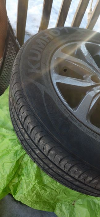 Продам  комплект резины с дисками