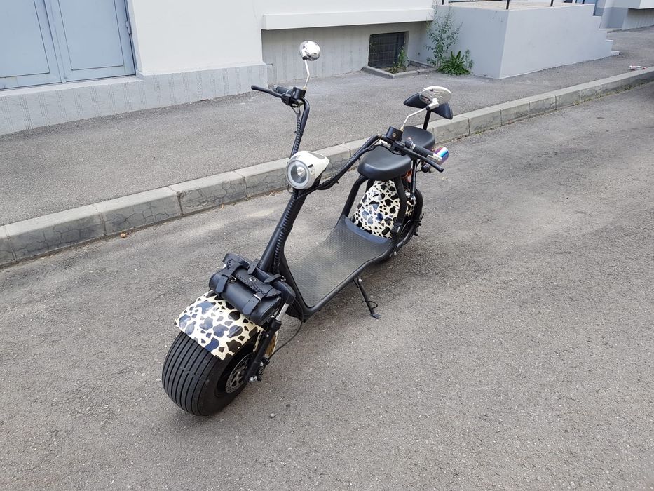 Scuter Electric 2locuri boxe muzica