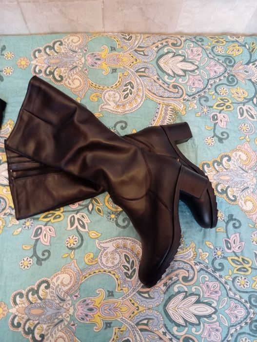 Кожаные сапоги новые