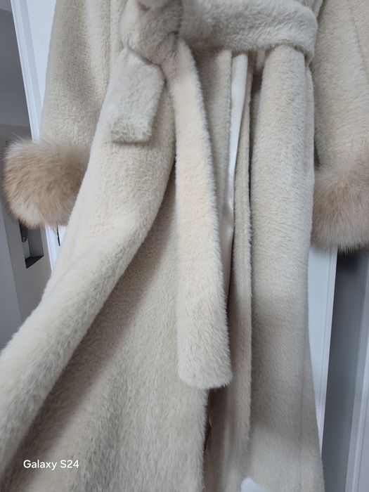 Vând palton blană naturală