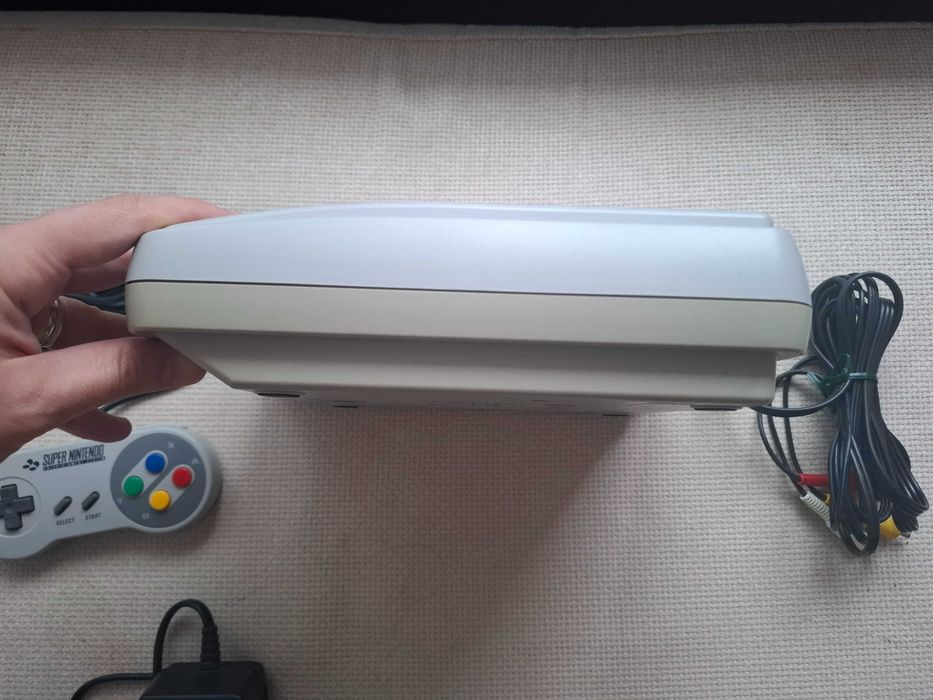 Super Nintendo/SNES modat region free si 50/60 hz