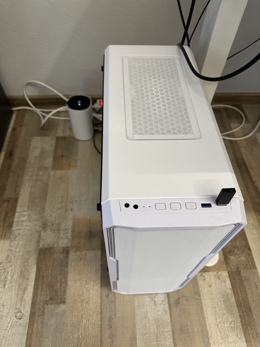 Продавам компютър