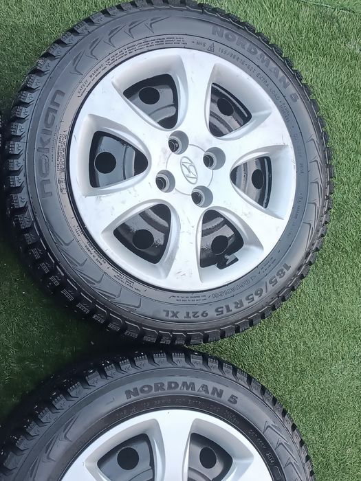R-15. Хюндай 4*100 шиповка 185/65/15  готовый.Киа рио,Тойота спасио