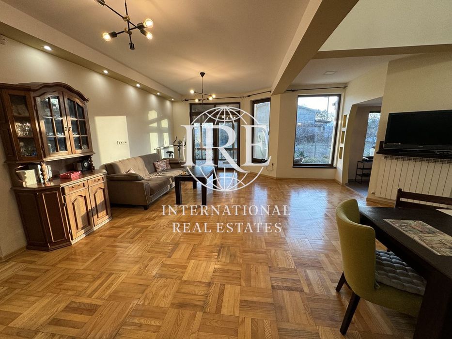 Продава се Къща в с. Приморци, Област Добрич - 400 кв.м за 545 €/кв.м - Снимка #2