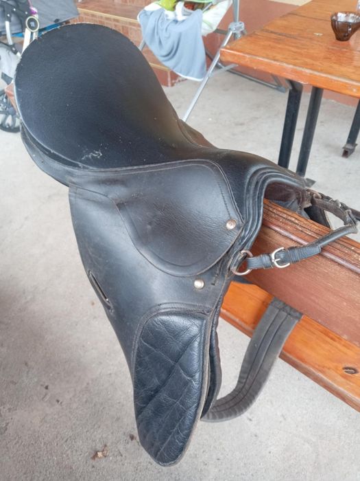 Кожено спортно седло за малък кон