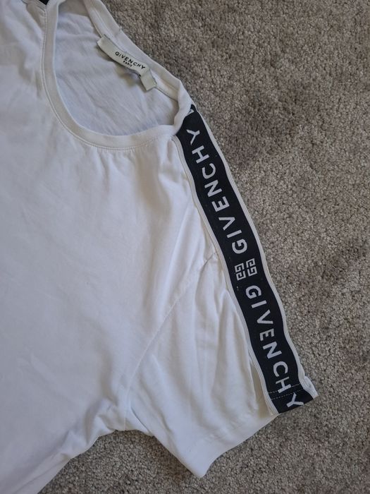 Givenchy тениска S - M