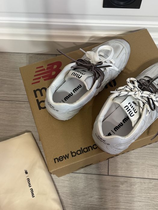 Adidasi New Balance x Miu Miu