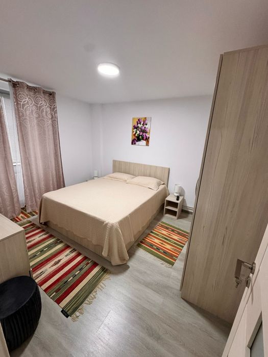 Vând apartament 4 camere Mangalia str.Rozelor