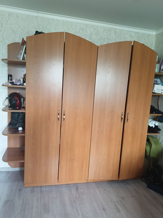 Срочно продам шкаф