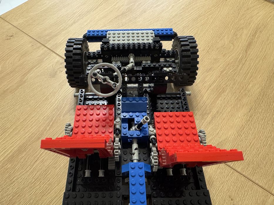 Lego Technic 8860 - Car Chassis