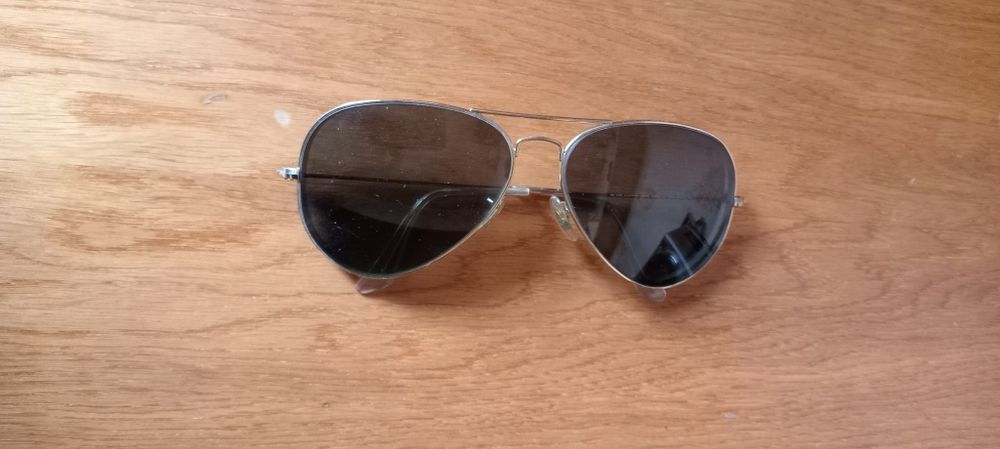 Солнцезащитные очки Ray-Ben Aviator