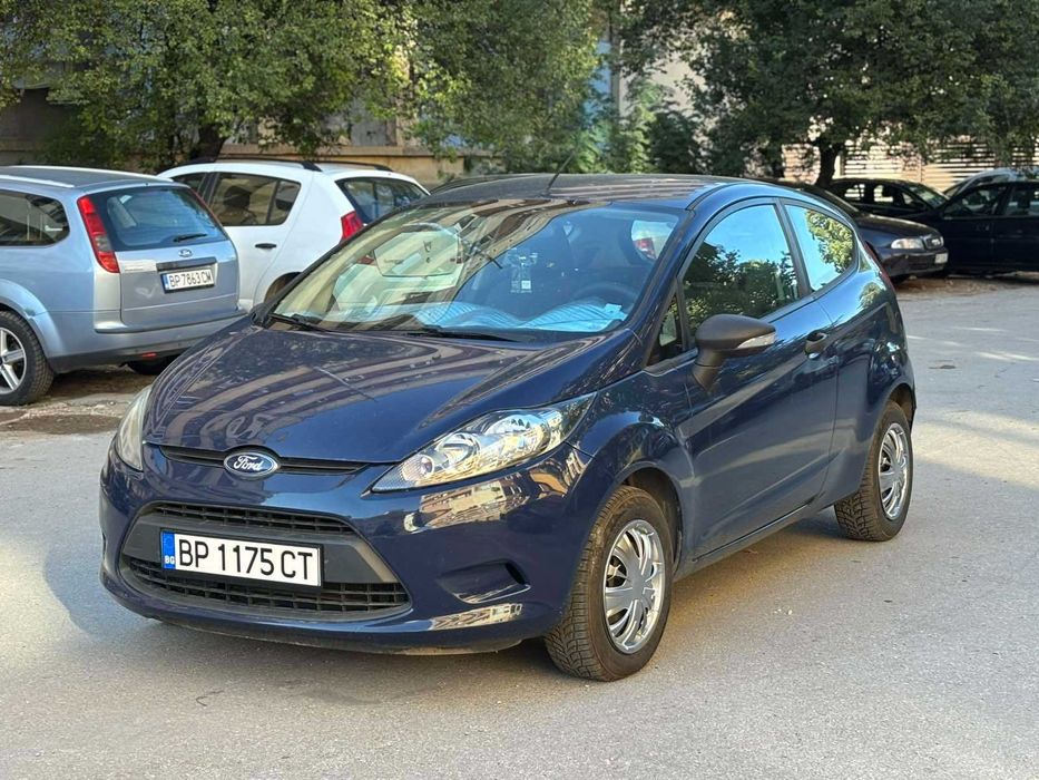 Автомобил Ford Fiesta