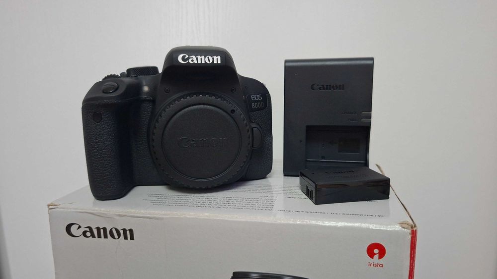 DSLR Canon EOS 800D