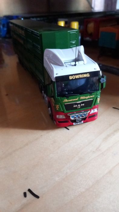 Machete 1/ 50 multe noi