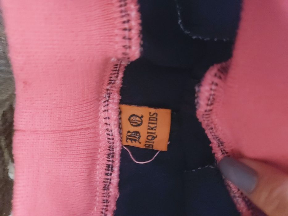 Джинсы на девочку  4-5лет