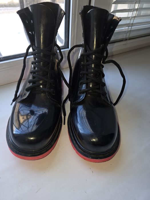 Продаю резиновые ботник.